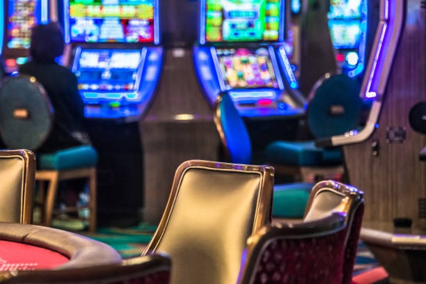 Diamond Empire slot game interface on satset13 showing reel layout and paytable